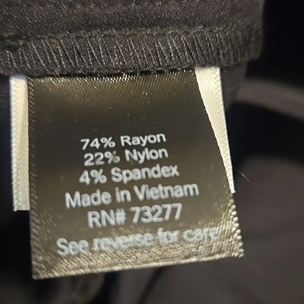 Women's Simply Vera Wang Black Bootcut Pants Size MP NWT - Picture 9 of 9